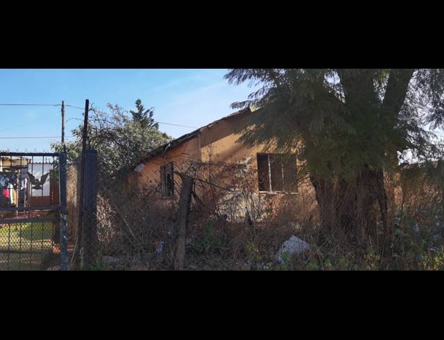 4 BEDROOM FREESTANDING FOR SALE IN MPOPHOMENI